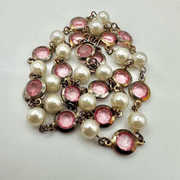 Pink and faux pearl long beaded necklace - Picture 6 of 7